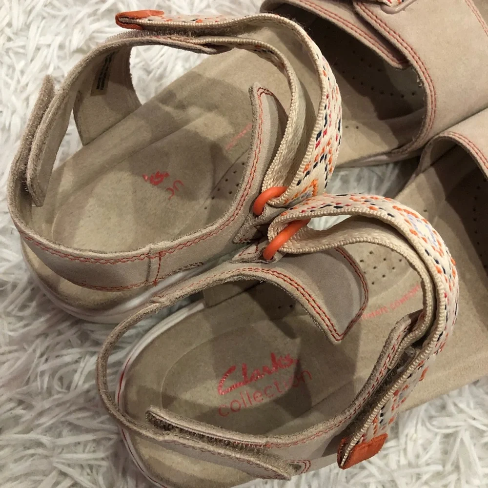 Clarks Women's Amanda Step Flat Sandal Sand Tan Size 8 - Picture 4 of 7
